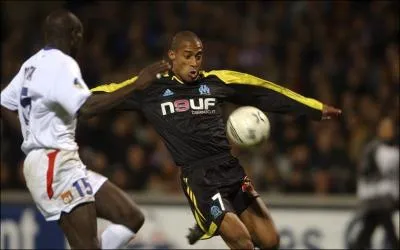 Dans quel Olympique Steve Marlet a-t-il jou en premier ?