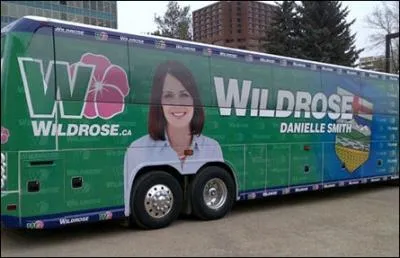 Toujours dans le bon got, le bus dcor avec soin... Quelle est alors l'assertion qui est exacte ?