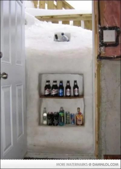 Voici l'usage astucieux qu'a fait ce particulier aprs de fortes chutes de neige... pratique en cas de coupure d'lectricit galement, c'est  dire ?