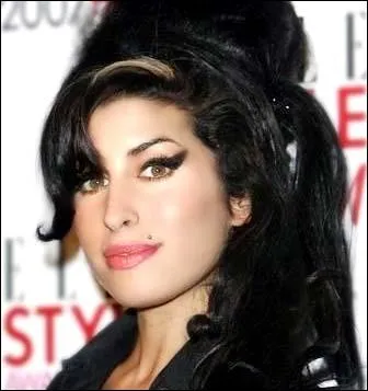 Amy Winehouse est morte  27 ans.