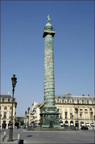 Quel est le nom de cette colonne de Paris ?