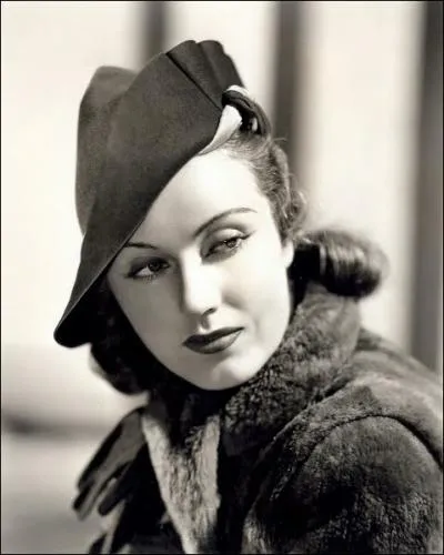 Actrice amricaine d'origine canadienne, elle est connue pour avoir jou dans 'La Chasse du Comte Zaroff' en 1932 et surtout dans 'King Kong' en 1933.