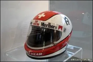 A qui appartient ce casque ?