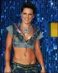 Quelle est cette rappeuse ?