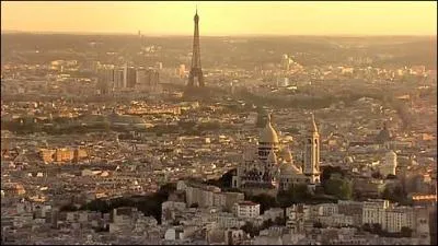 Autre capitale, autre tour de fer, mais cette fois le climat est bien plus europen. Nous nous trouvons  :