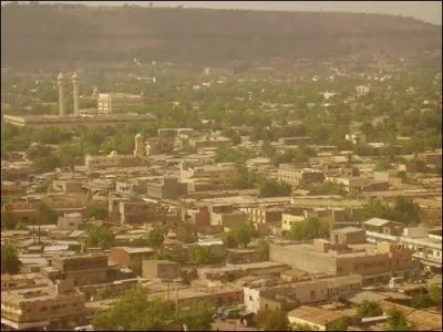 Notre prochaine escale est une ville africaine, capitale du Mali. Nous sommes  :