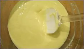 Voici une sauce  base de bchamel, jaune d'uf et fromage rp. De quelle sauce s'agit-il ?