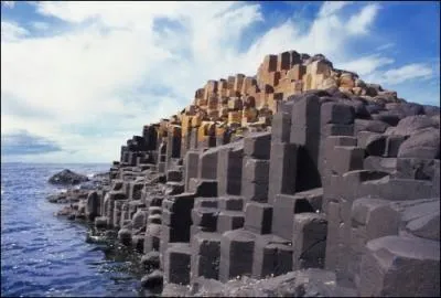 Quel acteur est nord-irlandais ? (photo : la Chaussée des Géants)
