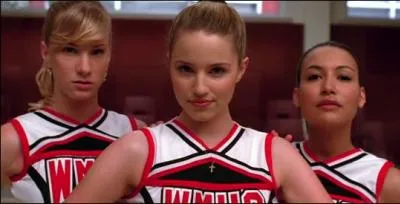 Les 3 cheerleaders sont entres dans le Glee Club car...
