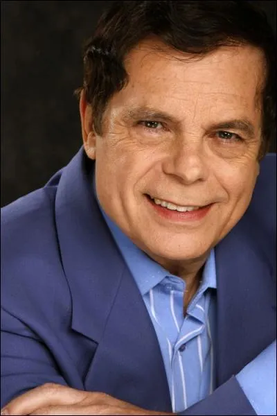 Magicien franais, n  Nice le 27 Dcembre 1943.