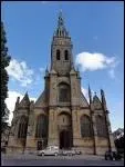 Datant des XVIe et XVIIe sicles, la basilique Notre-Dame-d'Esprance, de style gothique flamboyant, frappe par sa sobrit. Sauf son ensemble de vitraux contemporains (62 verrires). O est-elle ?