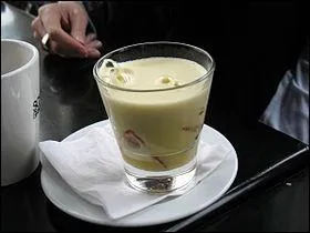 Apporte en France par Catherine de Medicis, prparation  base de jaunes d'oeufs, sucre et pices travaills jusqu' ce qu' ils deviennent jaunes clairs puis cuits au Bain Marie :