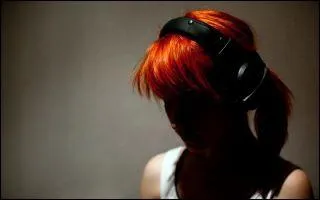 O a-t-elle un piercing ?