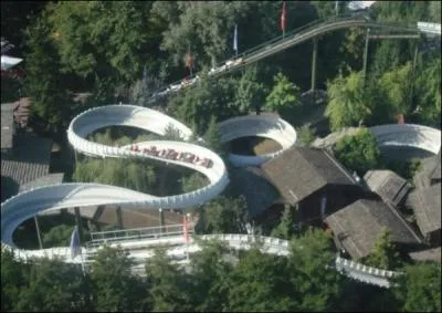 Comment s'appelle cette attraction ?