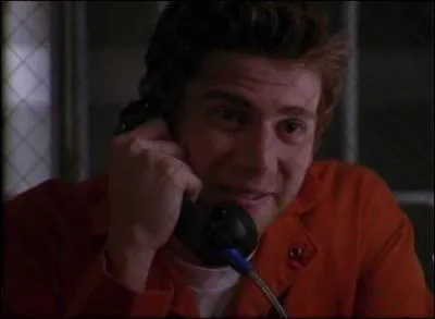 Qui est ce jeune homme qui a une petite fille alors qu'il est encore au lyce ?