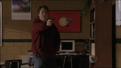 Comment s'appelle ce garon qui a apport une arme  l'cole et qui a fini par se suicider ?