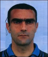 Terminons avec un italien fidèle ! Décidément, ils sont pantouflards nos amis transalpins ! Guiseppe Bergomi est indissociable du club de...