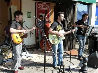 Cette anne, combien de bars et restaurants accueillent les concerts du Printemps dans la ville ?