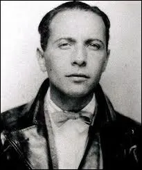 Quel est ce pote, romancier, journaliste, communiste et dandy n en 1897 et mort en 1982 ?