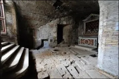 Vercingétorix, captif, sera incarcéré pendant 6 ans dans l'infâme prison sous-terraine de la Rome antique creusée au pied du Capitole. Quel est le nom latin de cette prison connue aussi sous le nom de prison Mamertine ?