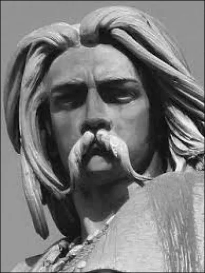 Il enchaîne des succès militaires foudroyants et contrôle rapidement une grande partie de la Gaule. La victoire est d'autant plus aisée que la Gaule n'était qu'une mosaïque de peuples désorganisés, plus ou moins rivaux. De quelle tribu Vercingétorix était-il le chef ?