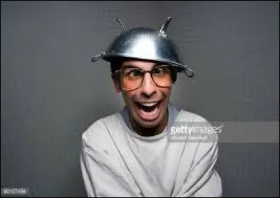 Après ce quiz lamentable, l'équipe d'intervention a réussi à mettre la camisole à Donau et à lui administrer un puissant sédatif. On est au regret de vous annoncer que son cas relève de...