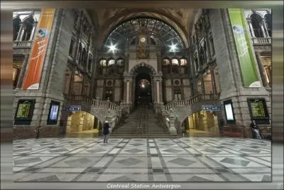 Cette gare belge terminus a remport le prestigieux Europa Nostra Award. Construite entre 1899 et 1905. Situe juste  ct du zoo.