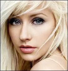 Comment s'appelle cette chanteuse ?