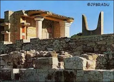 Les cornes d'un animal vénéré faisait l'objet d'un culte. De quel animal s'agit-il ?