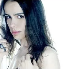 Qui est cette chanteuse ?