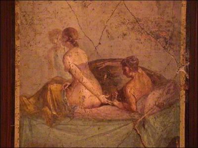 C'est sur les murs des ruines de Pompéi que l'on peut admirer ces fresques parfois très osées, quel volcan fut à l'origine de la destruction de cette ville ?