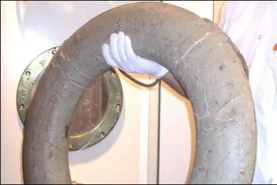 Parmi ces lments, lequel n'est pas l'une des causes du naufrage du Titanic ou de l'importante quantit de morts dues  ce naufrage ?