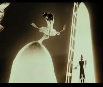 Qui apparut devant lui ensuite ?