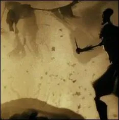 La Mort fit alors semblant de les fliciter. Comment ?