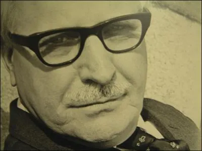 JohnCreasey est un crivain britannique. Connu en France pour son personnage du   Le Baron  ( 47 romans en tout), sous quel pseudo a-t-il crit cette srie du baron ?