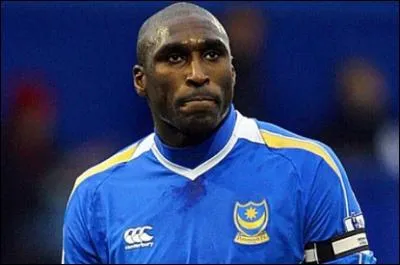 Sol Campbell est un joueur de football international anglais. Dans quel club de   Premier League   anglaise, n'a-t-il jamais jou (2012). ?