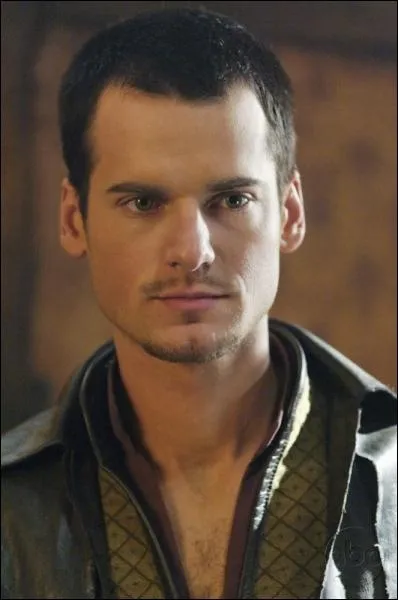 Comment s'appelle le frre du sourcier ?