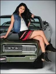 Elle a vaguement repris...