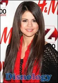 A quel ge Selena a-t-elle commenc  tre actrice ?