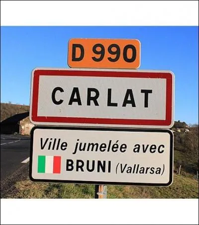 O se trouve situ le hameau de Bruni ?
