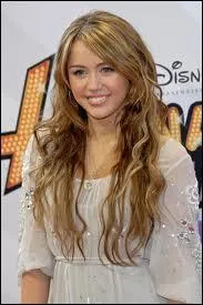 Comment s'appelle le cheval de Miley ?