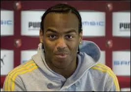 Qui n'est pas ce joueur ?