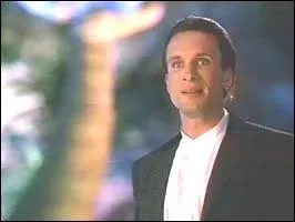 Comment s'appelle le compagnon de Tina ?