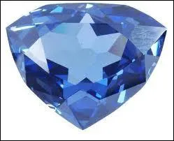 Comment tait appele la pierre que portait Louis XVI, avant dtre taille en forme de cur (et donc avant d'tre appele  le coeur de l'ocan ) ?