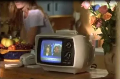 Au dbut du film, la vieille Rose entend Brock Lovett parler du Titanic  la tlvision. Comment s'appelle la journaliste qui pose les questions  Brock Lovett ?