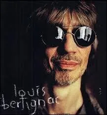 ''---------------- pour ses vingt ans / Est la plus jolie des enfants / Son bel amant / Le prince charmant / La prend sur son cheval blanc / Elle oublie le temps / Dans son palais d'argent'' (Téléphone)