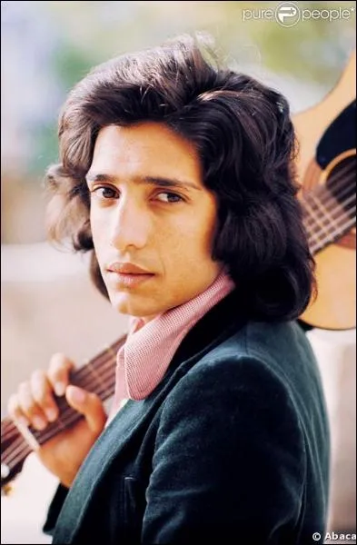 Qui est ce chanteur d'origine italienne ?