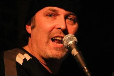 Co-fondateur du groupe  Lopold Nord et vous , il est revenu sur le devant de la scne en chantant en duo  Bruxelles Toulouse , c'est ?