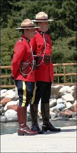 Uniforme de la police monte...