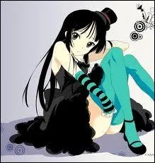 Qui est-ce ? Quel instrument joue-t-elle ?